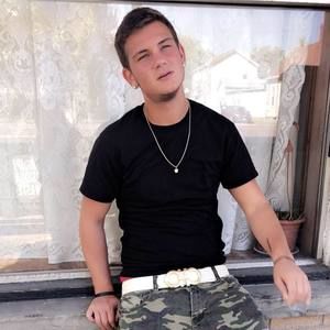 Meet your Posher, Paxston